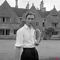 El Príncipe Guillermo de Gloucester en los jardines de su casa de ...
