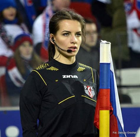 Worlds Sexiest Referee 20 PICS Izispicy Com