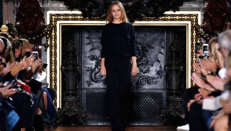 Check Pleats And Sporty Comfort From Stella Mccartney In Paris Foto
