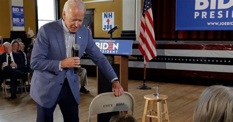 Joe Biden Jokes About Inappropriately Touching Women — Again Huffpost Uk