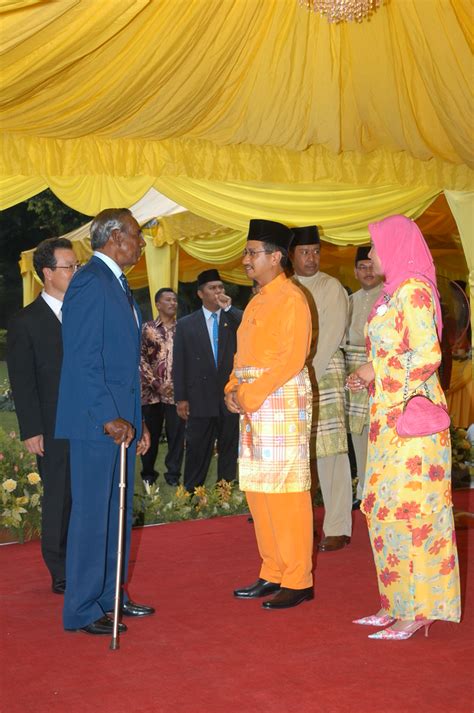 His majesty tuanku mizan zainal abidin, sultan of terengganu, was elected monarch and chief of state of malaysia on december 13, 2006, for a five year term. Sultan Mizan Zainal Abidin | Duli Yang Maha Mulia Al ...