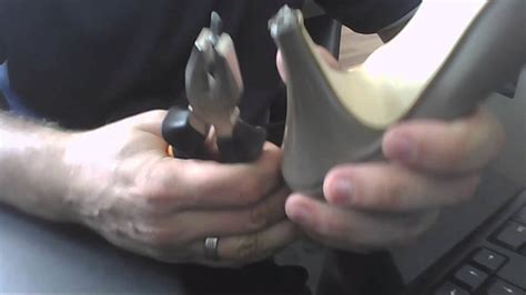 Comment enlever la tige en métal de ses chaussures à talon YouTube