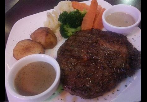 For filipino food, there is the pinoy grill cafe, whilst thai meals can be had for decent prices at mango tree. Wakakakaka Cafe Restaurant Kuching | Western Food Kuching