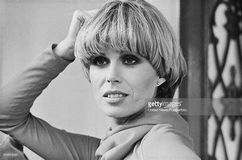 Joanna Lumley Pictures Joanna Lumley Hair Cuts Pageboy Haircut