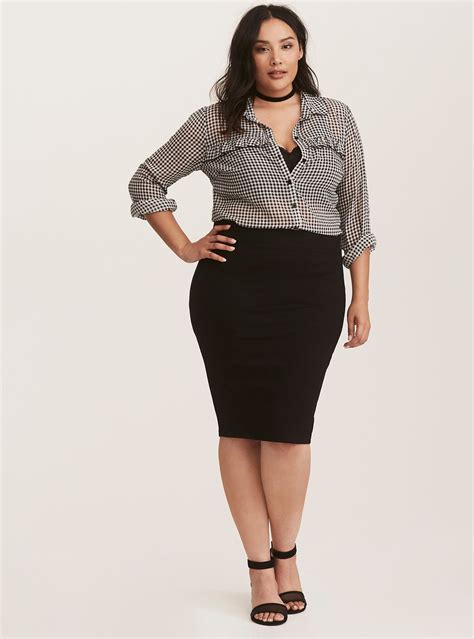 Skirting The Issue 20 Must Have Plus Size Pencil Skirts Vintage And Curvy Plus Size Pencil