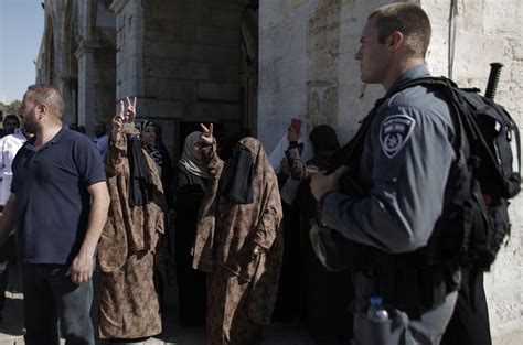 Palestinian Women Join Effort To Keep Jews From Contested Holy Site The New York Times