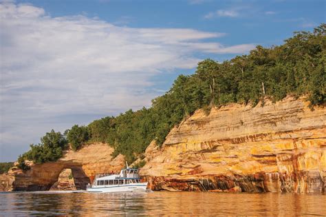 Boat Tours Of The Pictured Rocks Located In Munising Michigan Rates