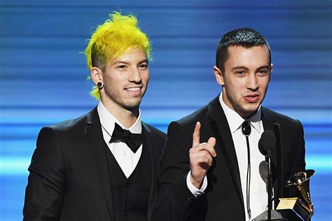 Twenty One Pilots Win Best Pop Duogroup Performance At The 2017 Grammy