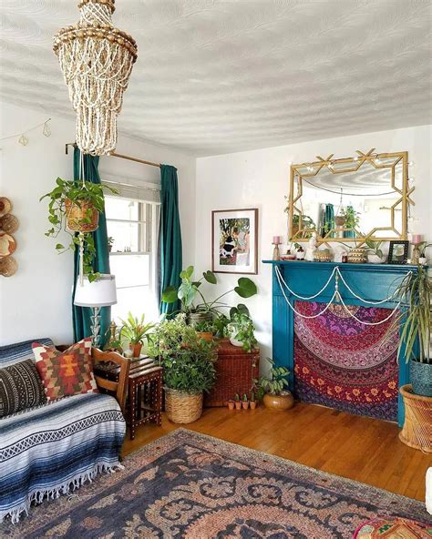 Take a look at our bohemian style room suggestions and learn how to give your bedroom a vivid boho touch! Shabby Chic Bohemian Interiors in 2020 | Boho living room ...
