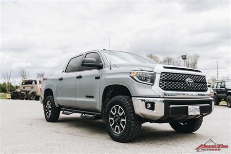 When we last met the toyota tundra trd pro it was in the middle of 2019 where we got acquainted with the truck's rugged poise, capability, as well as some of the technology that it was. 2019 Toyota Tundra TRD Sport - Mount Zion Offroad