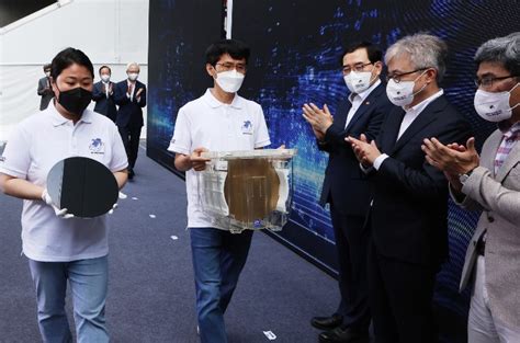 Samsung Elec Celebrates Worlds First Shipment Of 3 Nanometer Chips