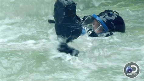 Exclusive Diver Carlos Minor Gets Trapped Underwater On Gold Rush