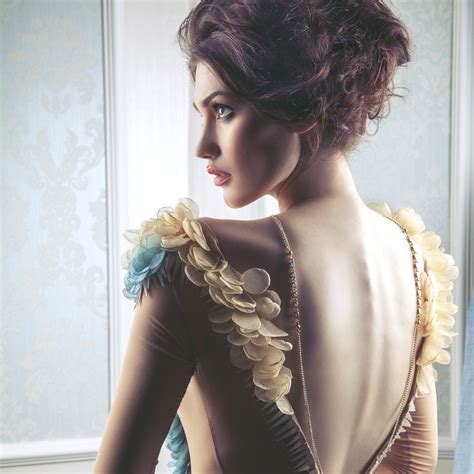 20 idées de coiffure pour être la reine de la soirée - Magazine Avantages