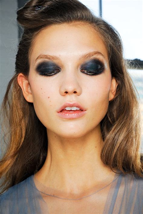 Karlie Kloss Dramatic Eye Makeup Makeup Hair Beauty