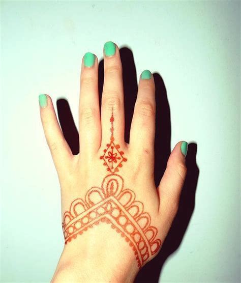 Simple mehandi design for hands. Pin by Miranda Dominguez on Henna | Henna tattoo designs ...