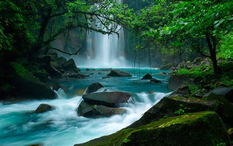 This Waterfall Will Make You Want To Travel To Costa Rica