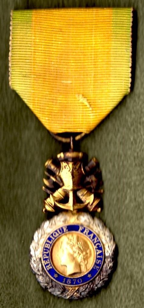 Wwi French Médaille Militaire And Verdun Medal