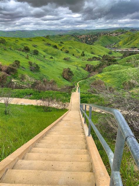 Calabasas Hidden Stairs – FRUIT STAND FRESH Yellow Sign, Concrete Steps
