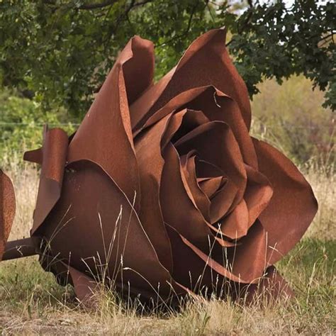 Outdoor Rusty Metal Yard Art Rose Flower Shape Corten Steel Garden