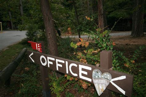 Queen & king = 2; Gallery | Log Cabin Motor Court