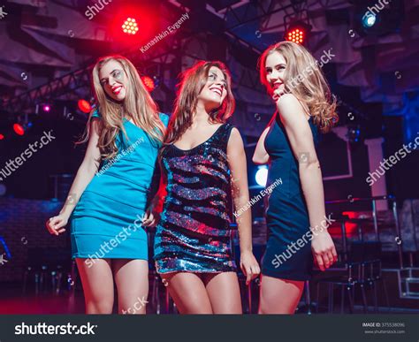 Beautiful Girls Having Fun Party Nightclub Foto Stock