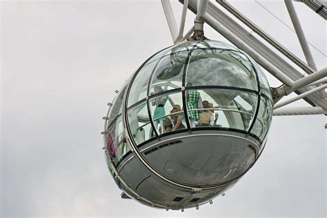 People Inside A London Eye Capsule Christelle Fv Flickr