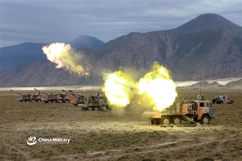 Artillerymen Fire Pcl 09 122mm Self Propelled Howitzer Systems