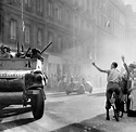 Zweiter Weltkrieg : So feierte Paris die Befreiung - Bilder & Fotos - WELT