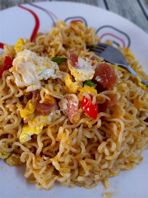 For her love for spicy food, norul aimy abdul halim made her maggi goreng in the style of kam heong chicken, a fragrant chinese cuisine that's beloved by many malaysians. Resepi Maggi Goreng Ala Mamak ( Pasti Jadi) | Resepi.My