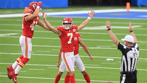 Harrison Butker’s Dramatic 58-Yard Kick Seals Chiefs’ OT Win [LOOK
