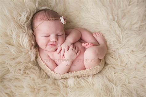 Simple Natural Baby Newborn Photographer Mount Pleasant Charleston Sc