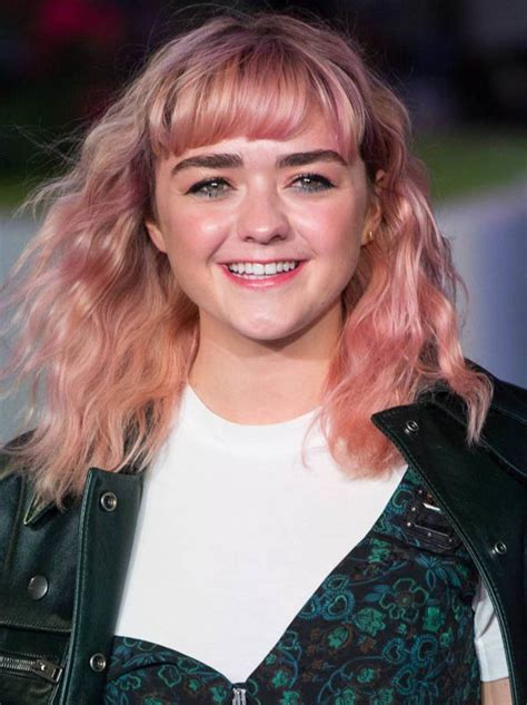 Maisie Williams Game Of Thrones Star Showcases New Pink Hair Rose