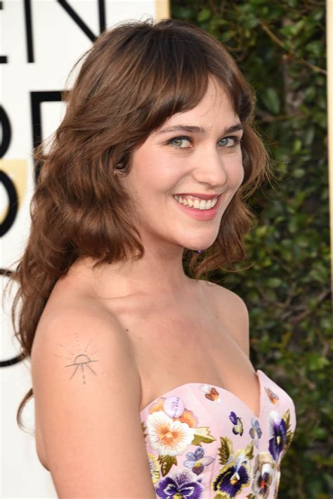 Lola Kirke At 74th Annual Golden Globe Awards In Beverly Hills 0108