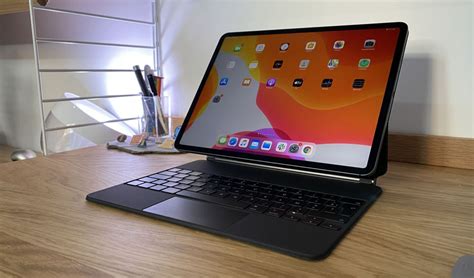 The latest ipad pro models feature a powerful m1 there are two different ipad pro models currently available. Magic Keyboard : nos premières impressions sur le clavier ...