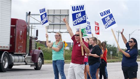 Gm Strike Enters 2nd Week With No Clear End In Sight