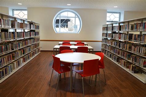 Biblioteca De Lagoa Reabriu Mais Moderna E Funcional