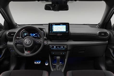 Toyota Yaris Gr Sport Hybride 2022 Le Plumage Avant Le Ramage