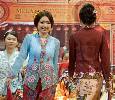 Nyonyas Wearing The Peranakan Sarong Kebayaso Elegant Kebaya Dress