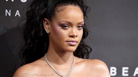 Exklusiv Im Instyle Interview Rihanna Spricht über Ihre Make Up Linie