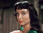 Chilling Facts About Carolyn Jones, Hollywood’s Macabre Icon