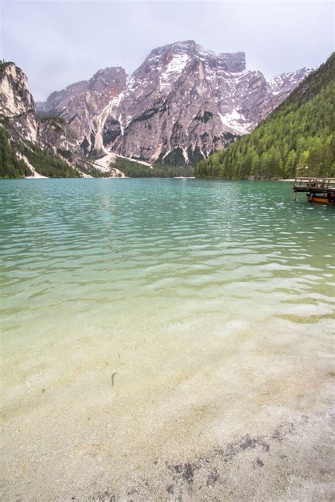 Lac Braies En Dolomites Italie Photo Stock Image Du Italien Italie
