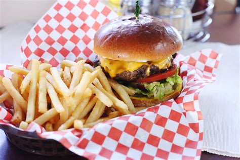 This Restaurant Serves The Best Burger And Fries Meal In California