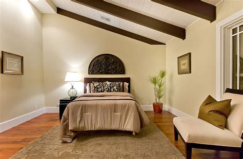 A vaulted ceiling is generally an arched ceiling, the kind of ceiling you might see in a structure like a cathedral or a church, and because of that, they what are the types of vaulted ceilings to know? How To Decorate Rooms With Slanted Ceiling, Design ideas