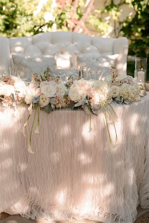 18 Vintage Wedding Sweetheart Table Decoration Ideas