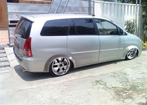 Kijang, meaning deer/muntjac in indonesian, was first introduced in indonesia in 1977 and it had become the most popular car in the country of its time.the same vehicle was introduced earlier in the philippines as the toyota tamaraw, where it was. HI-TECH Automotive: MODIFIED CARS TOYOTA KIJANG