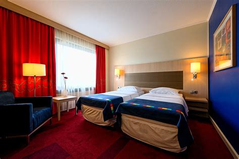 Our 841 guest rooms property boasts impressive conference facilities, paulaner brewery restaurant and everything you need for an. Standard Rooms at the Park Inn by Radisson Pulkovskaya ...