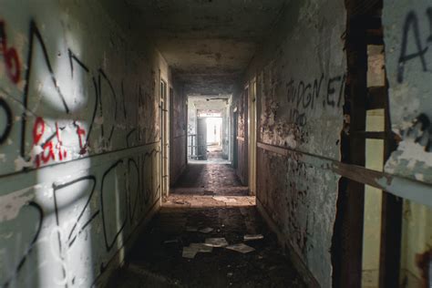 Take A Look Inside Downeys Creepy Abandoned Asylum Los Angeles Magazine