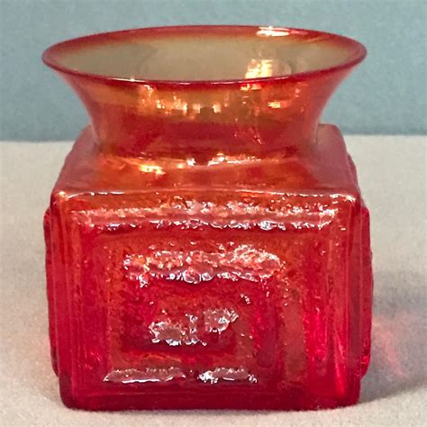 Rare Red Dartington Glass Vase By Frank Thrower Antiques Posted For £15 Hemswell Antique Centres