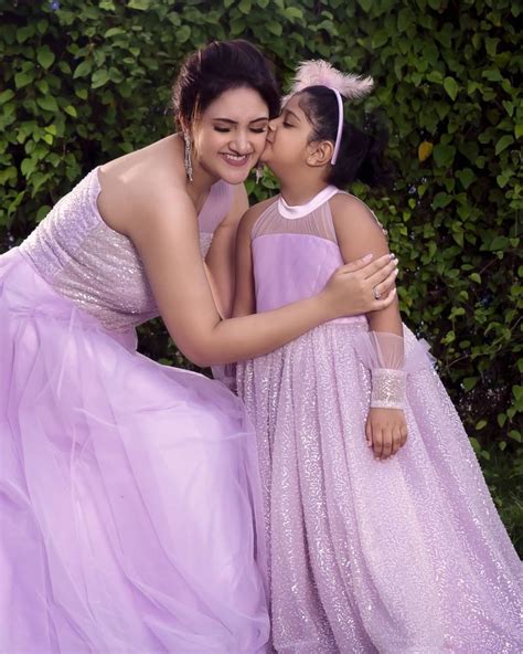 Actress Sridevi Vijayakumar S Latest Photos Twinning With Her Daughter Surprises Fans Tamil