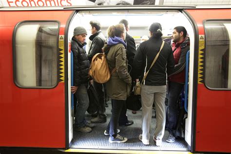 Tfl Tube Delays London Underground Commuters Face Rush Hour Chaos As